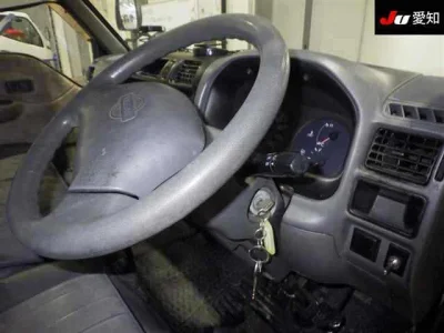 NISSAN VANETTE TRUCK 2