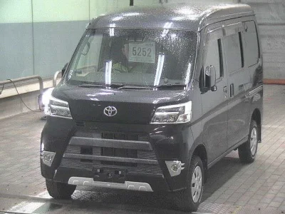 TOYOTA PIXIS VAN