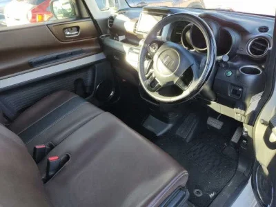 HONDA N BOX SLASH