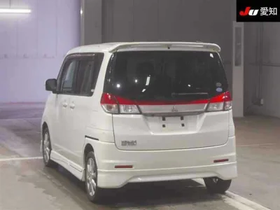 MITSUBISHI DELICA D2