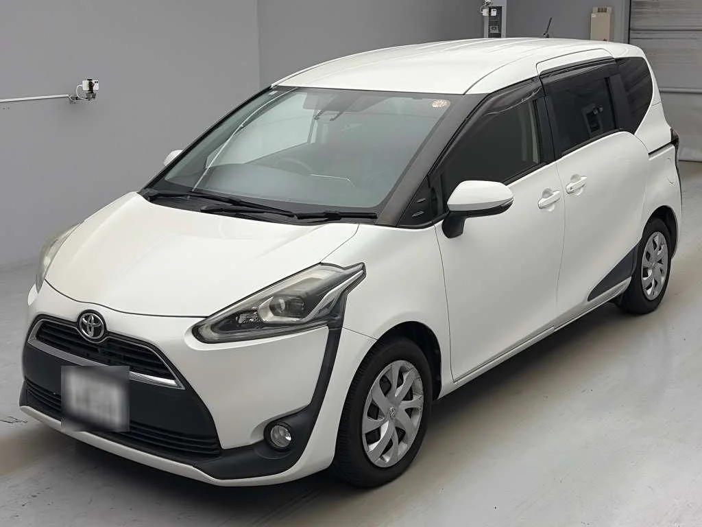 Toyota Sienta 2018