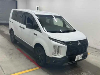 MITSUBISHI DELICA D5