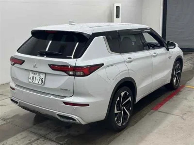 MITSUBISHI OUTLANDER PHEV