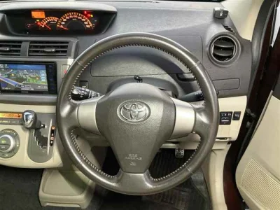 TOYOTA PASSO SETTE