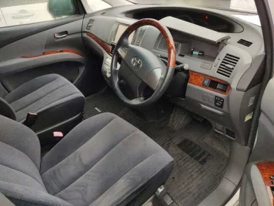 TOYOTA ESTIMA 3