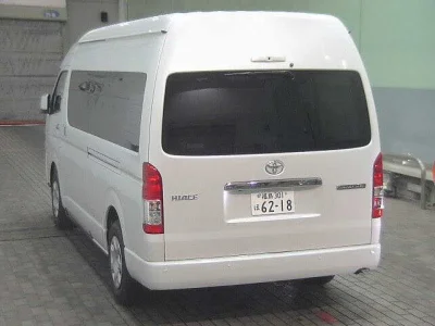 TOYOTA HIACE