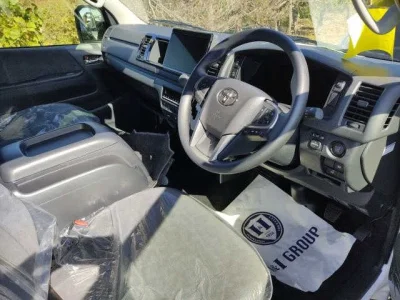 TOYOTA HIACE