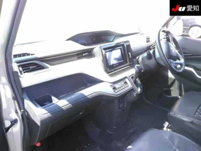 MITSUBISHI DELICA D2