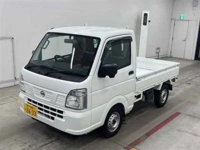 Nissan NT100 Clipper