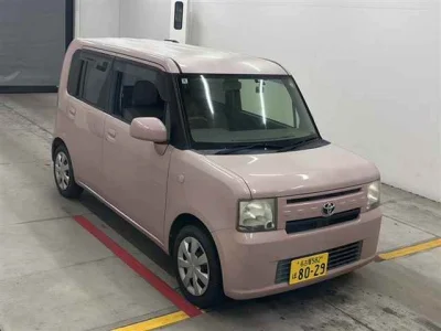 TOYOTA PIXIS SPACE