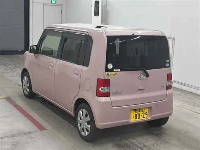 TOYOTA PIXIS SPACE