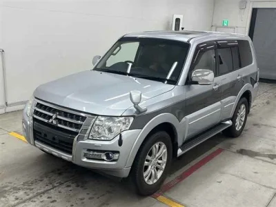 MITSUBISHI PAJERO