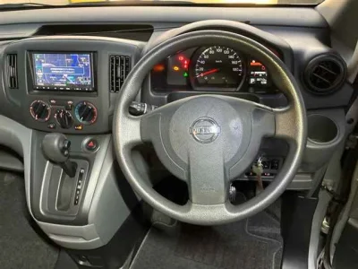 NISSAN NV200