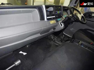 MITSUBISHI CANTER