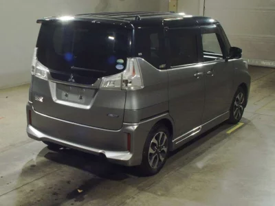 MITSUBISHI DELICA D2