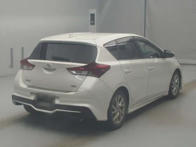 TOYOTA AURIS 2