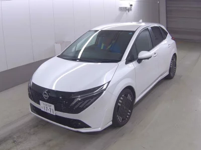 NISSAN AURA
