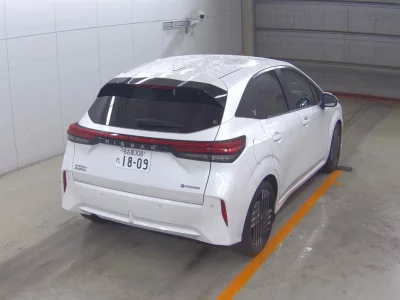 NISSAN AURA