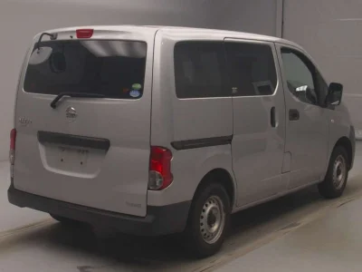 NISSAN NV200