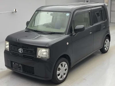 TOYOTA PIXIS SPACE