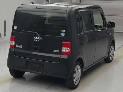 TOYOTA PIXIS SPACE