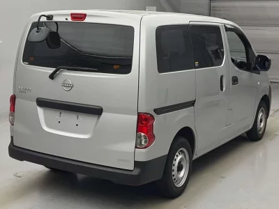 NISSAN NV200