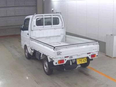 Nissan NT100 Clipper