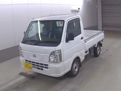 Nissan NT100 Clipper