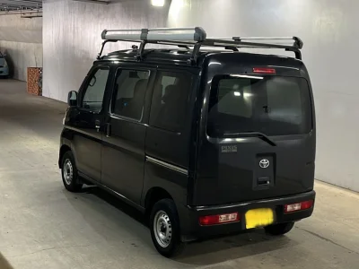 TOYOTA PIXIS VAN