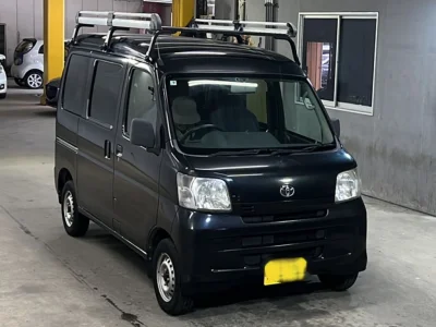 TOYOTA PIXIS VAN
