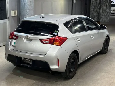 TOYOTA AURIS 4