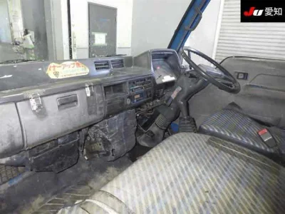 MITSUBISHI CANTER