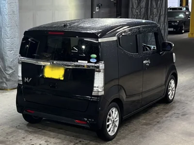 HONDA N BOX SLASH