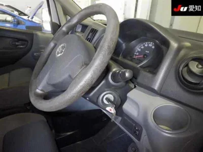 NISSAN NV200