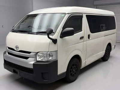 TOYOTA HIACE