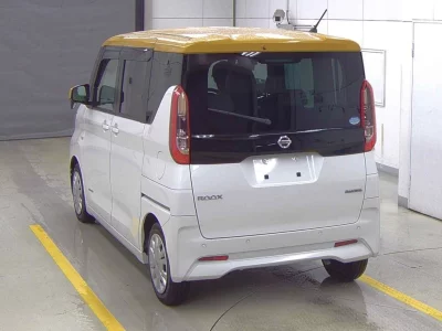 NISSAN ROOX