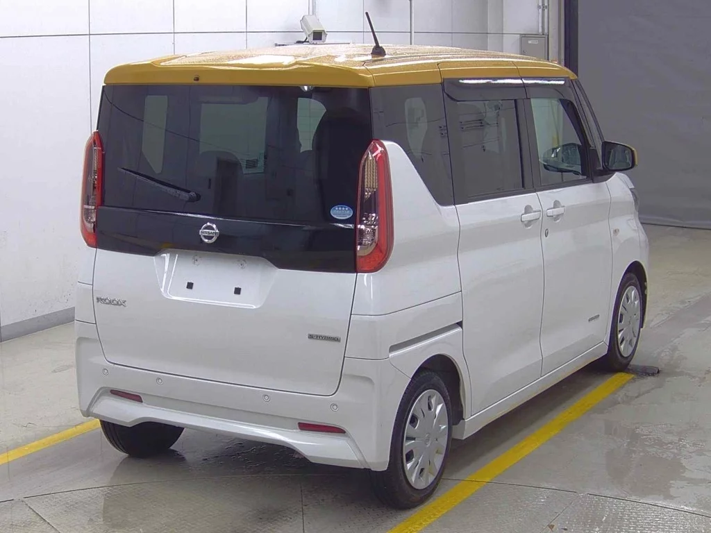 NISSAN ROOX