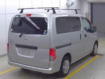 NISSAN NV200