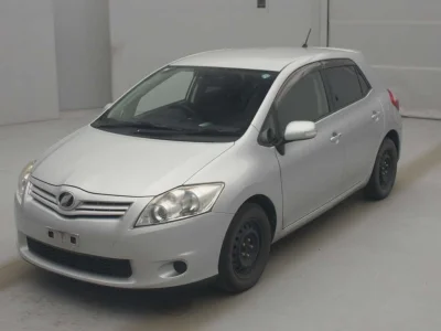 TOYOTA AURIS 1