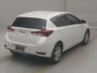 TOYOTA AURIS 2