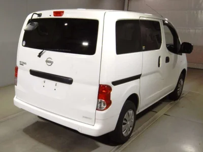 NISSAN NV200