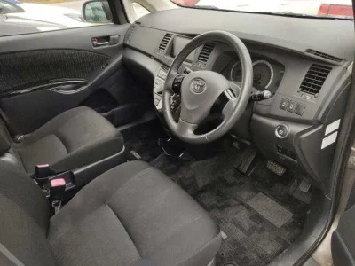 TOYOTA ISIS