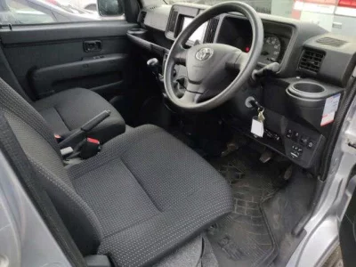 TOYOTA PIXIS VAN