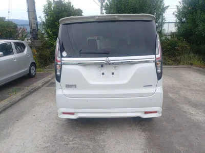 MITSUBISHI DELICA D2