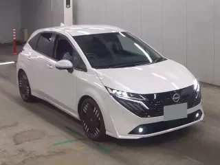 NISSAN AURA