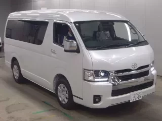 TOYOTA HIACE