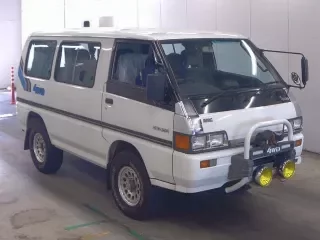 MITSUBISHI DELICA WAGON