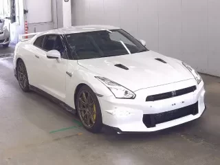 NISSAN GT-R