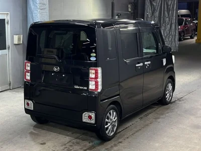 DAIHATSU WAKE