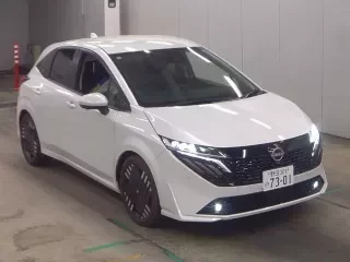 NISSAN AURA